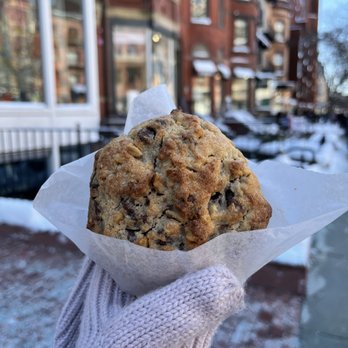 Levain Bakery - Back Bay, Boston - Chocolate Chip Walnut Cookie - Bakeries Near Me - Boston, Massachusetts Levain Bakery - Back Bay, Boston - Chocolate Chip Walnut Cookie - Bakeries Near Me - Boston, Massachusetts