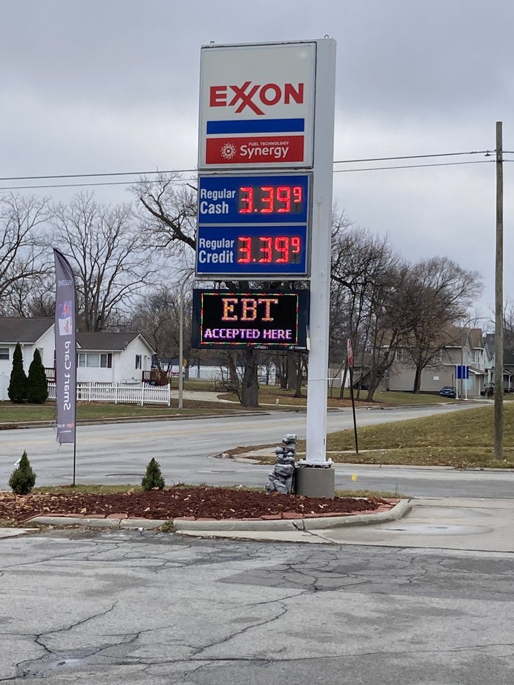 EXXON Updated August 2024 1035 Lapeer Ave, Port Huron, Michigan