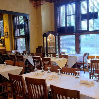 Railroad Thai Restaurant - Dining Room - Thai Near Me - Montgomery, Alabama Railroad Thai Restaurant - Dining Room - Thai Near Me - Montgomery, Alabama
