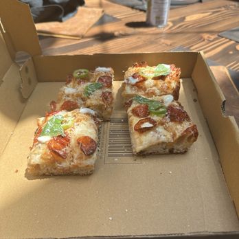 Kills Boro - Hot pepperoni pizza - Breweries Near Me - Staten Island, New York Kills Boro - Hot pepperoni pizza - Breweries Near Me - Staten Island, New York