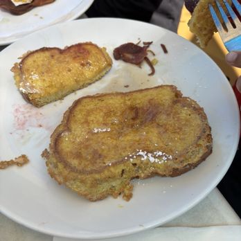 Broken Yolk Cafe - French Toast - Breakfast & Brunch Near Me - San Diego, California Broken Yolk Cafe - French Toast - Breakfast & Brunch Near Me - San Diego, California
