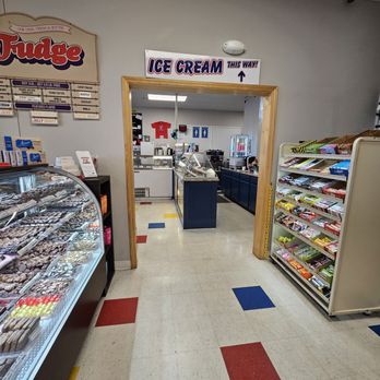 Chuck's Homemade - Ice Cream & Frozen Yogurt Near Me - Southport, North Carolina Chuck's Homemade - Ice Cream & Frozen Yogurt Near Me - Southport, North Carolina