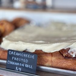 Glutenus Maximus Bakehouse - Cream Cheese Frosted Cinnamon Roll