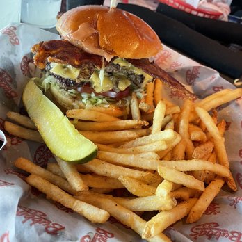 Bubba's 33 - Bacon cheeseburger - Sports Bars Near Me - Tampa, Florida Bubba's 33 - Bacon cheeseburger - Sports Bars Near Me - Tampa, Florida
