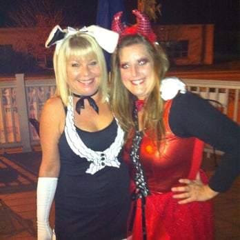 Nels Old Time Inn - Halloween 2011 - Dive Bars Near Me - Lisle, Illinois