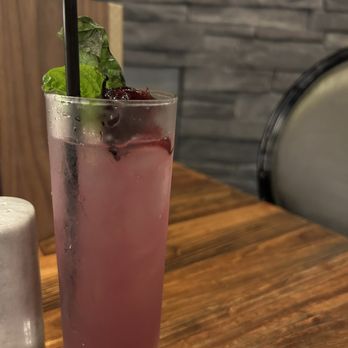 The Lodge Annapolis - Strawberry Hibiscus - American Near Me - Annapolis, Maryland