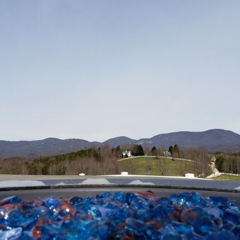 The Red Horse Inn - Mountain horizon from fire pit. - Bed & Breakfast Near Me - Landrum, South Carolina