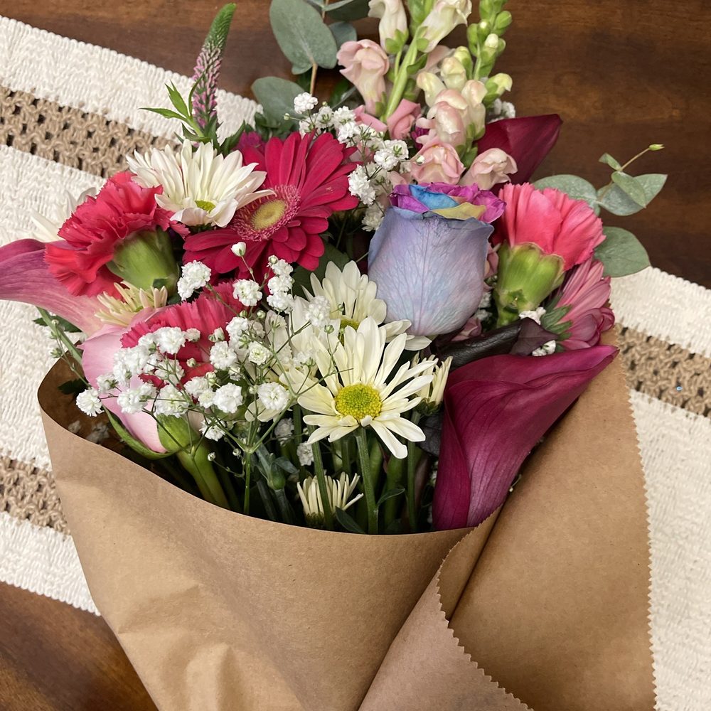 Flowers In Bloom - Florists Near Me - Parkesburg, Pennsylvania Flowers In Bloom - Florists Near Me - Parkesburg, Pennsylvania