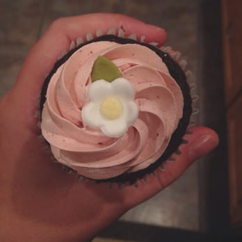 Miette - Strawberry chocolate - Bakeries Near Me - Oakland, California Miette - Strawberry chocolate - Bakeries Near Me - Oakland, California