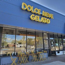 Dolce Neve - Outside