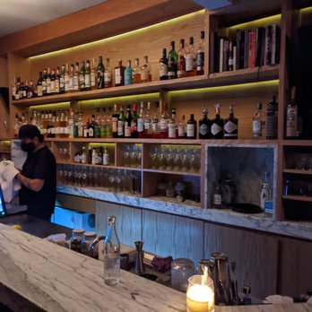 Elly’s - barra lateral - Cocktail Bars Near Me - Ciudad de Mexico, DIF