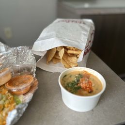 Queso & Chips