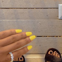 La Vie Nails & Spa - Pedicure and acrylic set