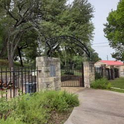 Salado College - Entrance