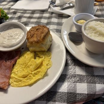 Division Street Diner - mini diner, 1 egg, 1 meat choice/ham with biscuit & gravy & grits options $9 - Diners Near Me - Arlington, Texas