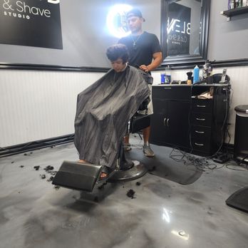 Blend Cut and Shave Studio - Barbers Near Me - Riverside, California
