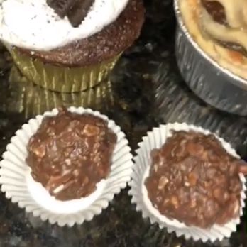 Cake-Aholics Bakery - Bakeries Near Me - Arlington, Texas Cake-Aholics Bakery - Bakeries Near Me - Arlington, Texas