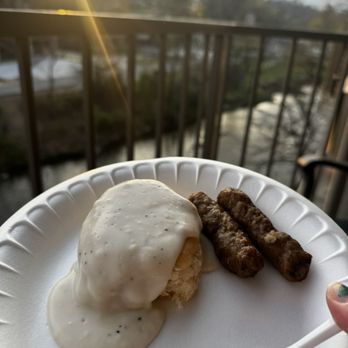 Twin Mountain Inn & Suites - Hotels Near Me - Pigeon Forge, Tennessee