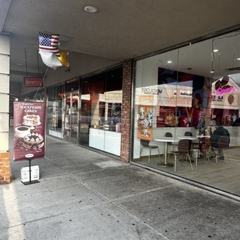Häagen-Dazs - Lots of parking - Juice Bars & Smoothies Near Me - Oceanside, New York