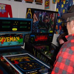 Star Worlds Arcade - Jeff Lee of Q*bert and Caveman fame at Star Worlds