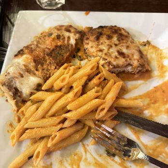 Sugar Loaf Taphouse - Chicken parm - American Near Me - Sugar Loaf, New York
