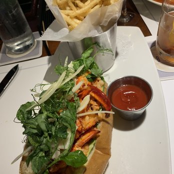 PB Catch - Lobster roll and shoe string fries!!! - Seafood Near Me - Palm Beach, Florida