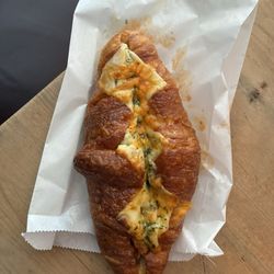 Croissant whit kimchi and fried chicken