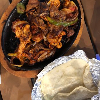 El Patron Cocina Mexicana - Combo Steak & chicken Fajitas - Tacos Near Me - Tulsa, Oklahoma El Patron Cocina Mexicana - Combo Steak & chicken Fajitas - Tacos Near Me - Tulsa, Oklahoma