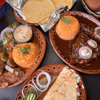 La Condesa De Oaxaca Restaurant - Mexican Near Me - Long Beach, California