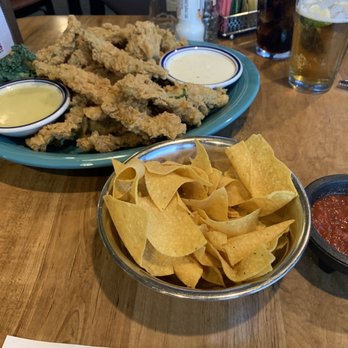 Del's Restaurant - Beer Battered Fried Green Chiles & Chips/Salsa - Breakfast & Brunch Near Me - Tucumcari, New Mexico