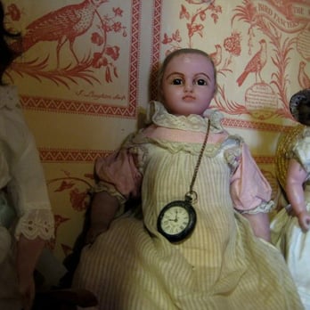 Pollock's Toy Museum - spooky dolls - Museums Near Me - London, XGL Pollock's Toy Museum - spooky dolls - Museums Near Me - London, XGL