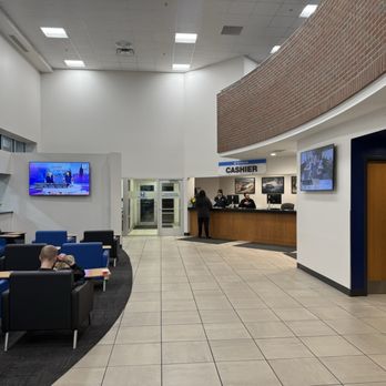 Roush Honda - Waiting area and cashier - Car Dealers Near Me - Westerville, Ohio Roush Honda - Waiting area and cashier - Car Dealers Near Me - Westerville, Ohio