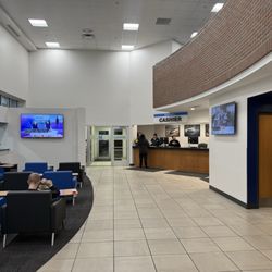 Roush Honda - Waiting area and cashier