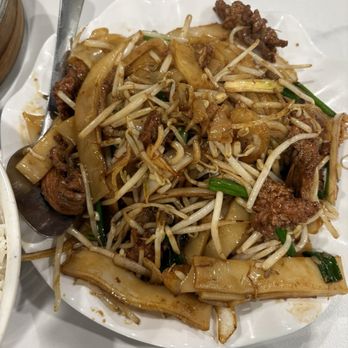Golden Bull Restaurant - Beef chow fun - Seafood Near Me - Chicago, Illinois Golden Bull Restaurant - Beef chow fun - Seafood Near Me - Chicago, Illinois