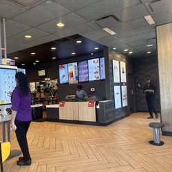 McDonald's - McDonald's lobby