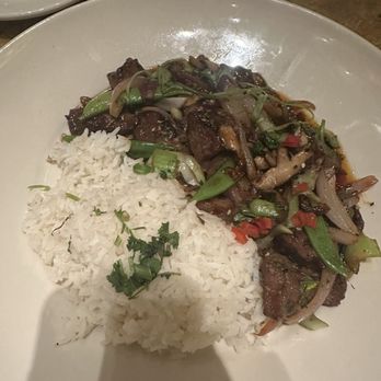 Grand Lux Cafe - Spicy Ginger Beef - New American Near Me - Houston, Texas Grand Lux Cafe - Spicy Ginger Beef - New American Near Me - Houston, Texas