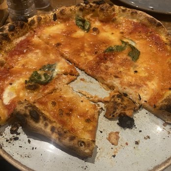 Il Posto - Margarita pizza - Italian Near Me - London, XGL Il Posto - Margarita pizza - Italian Near Me - London, XGL