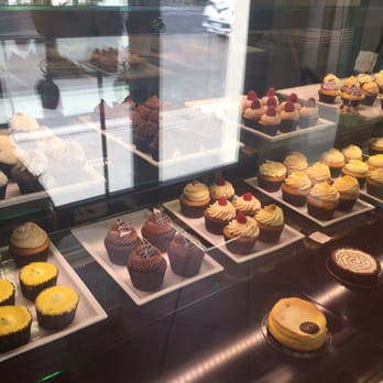 Vanilla Cake - Patisserie/Cake Shop Near Me - Florence, FI Vanilla Cake - Patisserie/Cake Shop Near Me - Florence, FI