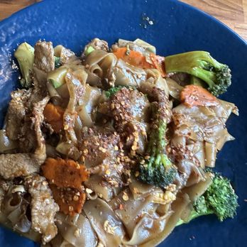 Ban SomTum - Phad See Ew beef - Thai Near Me - Federal Way, Washington Ban SomTum - Phad See Ew beef - Thai Near Me - Federal Way, Washington