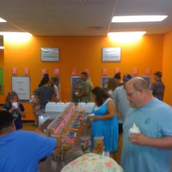 3 Flamingos Frozen Yogurt