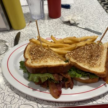Sunliner Diner - My BLT - Diners Near Me - Pigeon Forge, Tennessee Sunliner Diner - My BLT - Diners Near Me - Pigeon Forge, Tennessee