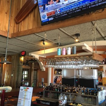 Surf Hut - Full liquor bar... NO draft beer only bottle - Seafood Near Me - Destin, Florida