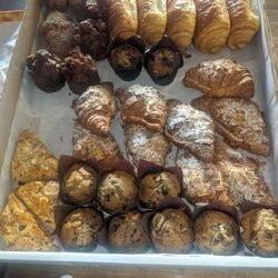 Le Croissant Cafe - Fresh pastries daily delivered