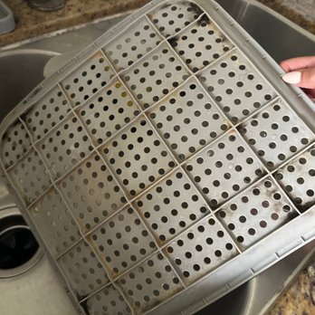 Veni's Cleaning - Sink mat still dirty - Office Cleaning Near Me