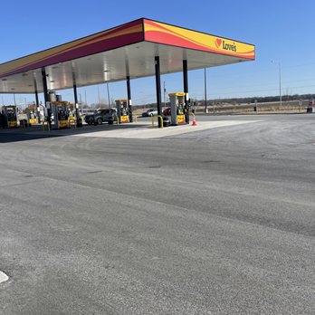 Love's Travel Stop - a gas station - Gas Stations Near Me - Morris, Illinois