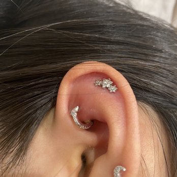 MARIA TASH | Fine Jewelry & Luxury Piercing - Very angry and swollen rook piercing (day 5) - Jewelry Near Me - New York, New York MARIA TASH | Fine Jewelry & Luxury Piercing - Very angry and swollen rook piercing (day 5) - Jewelry Near Me - New York, New York