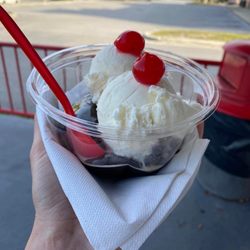 Bruster's Real Ice Cream - Hot fudge brownie sundae