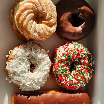 Deerfields Bakery - a variety of donuts in a box - Bakeries Near Me - Buffalo Grove, Illinois