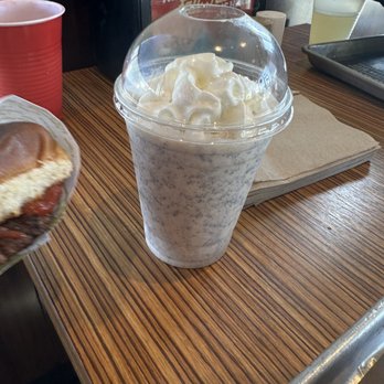 Fatburger & Buffalo's Express - Cookies & cream Shake - Burgers Near Me - Los Angeles, California Fatburger & Buffalo's Express - Cookies & cream Shake - Burgers Near Me - Los Angeles, California