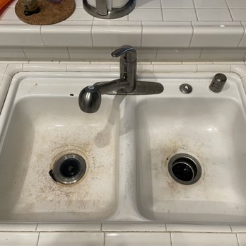 Tuff Tub Refinishing - Before - Sink with Damage - Refinishing Services Near Me - Tustin, California Tuff Tub Refinishing - Before - Sink with Damage - Refinishing Services Near Me - Tustin, California